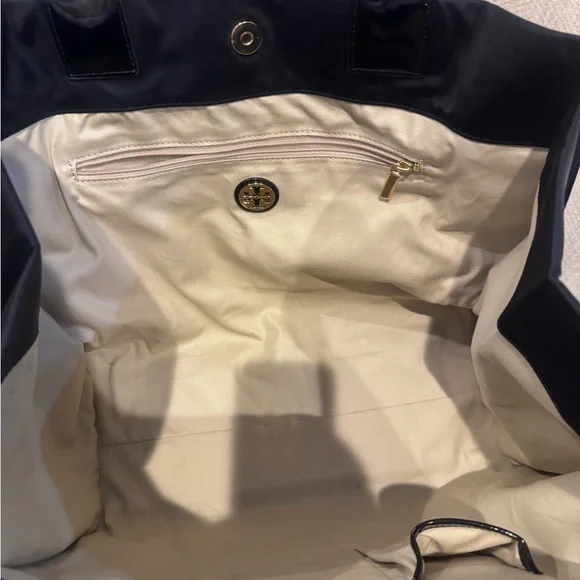 Tory Burch Black Tote with Glossy Logo - Picture 3 of 13